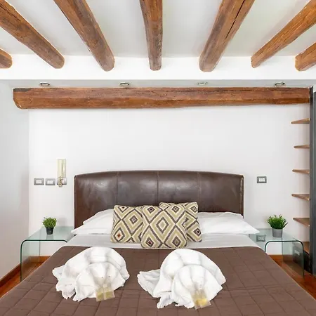 Daire Iflat Spacious And Unique Loft In Trastevere Roma