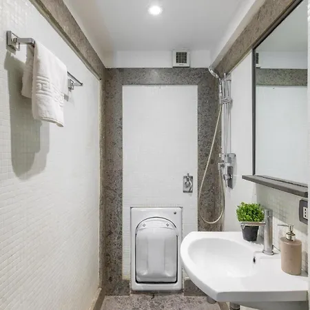 Daire Iflat Spacious And Unique Loft In Trastevere *