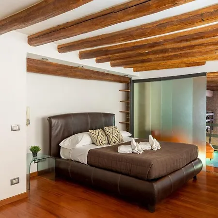 Daire Iflat Spacious And Unique Loft In Trastevere *